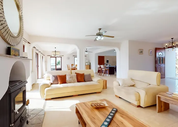 Vila Tranquillity By Holidaykeys