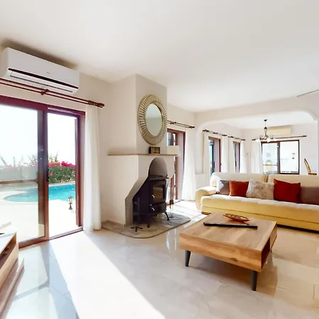 Tranquillity By Holidaykeys Villa *