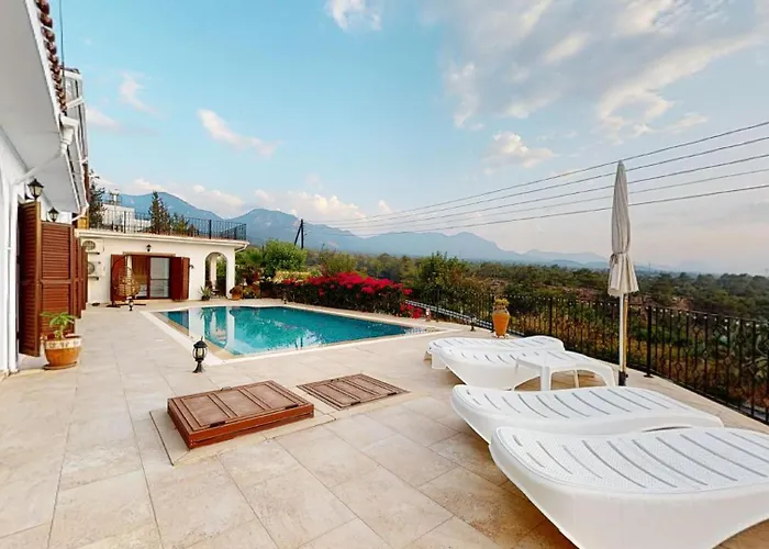 Tranquillity By Holidaykeys Villa *