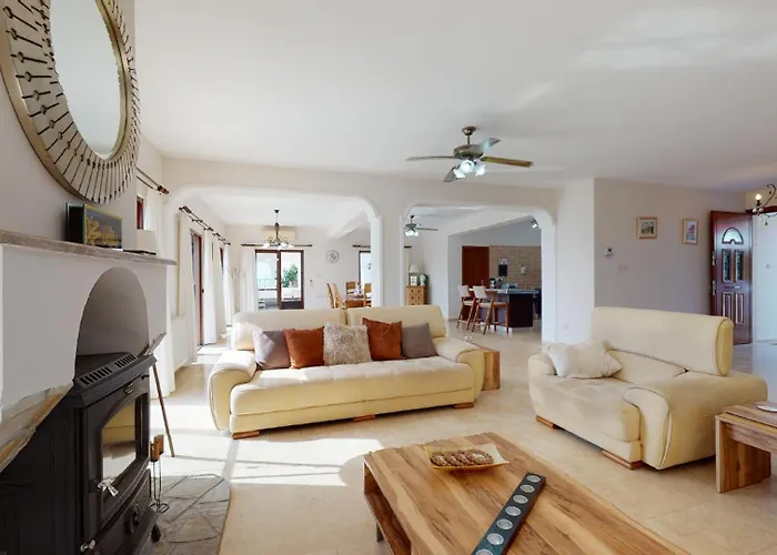 Tranquillity By Holidaykeys Villa Kyrenia (Northern Cyprus)