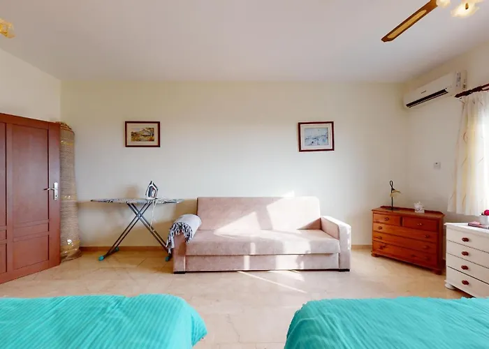 Tranquillity By Holidaykeys *