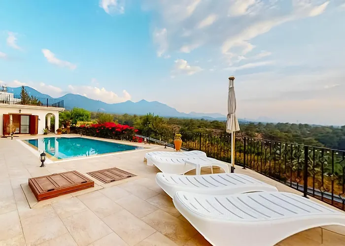 Tranquillity By Holidaykeys Villa *