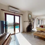 Tranquillity By Holidaykeys Villa Cirénia